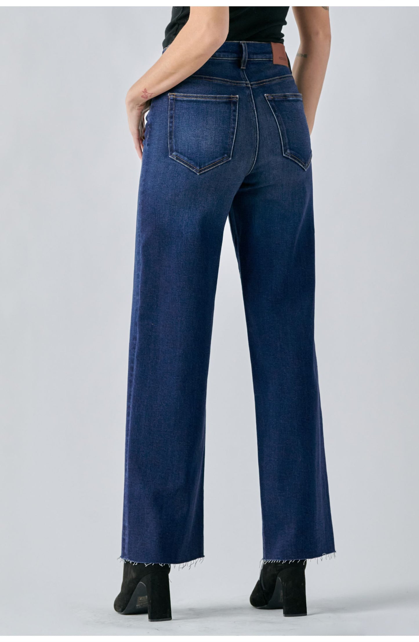 Logan Clean Dark Blue Dad Jean