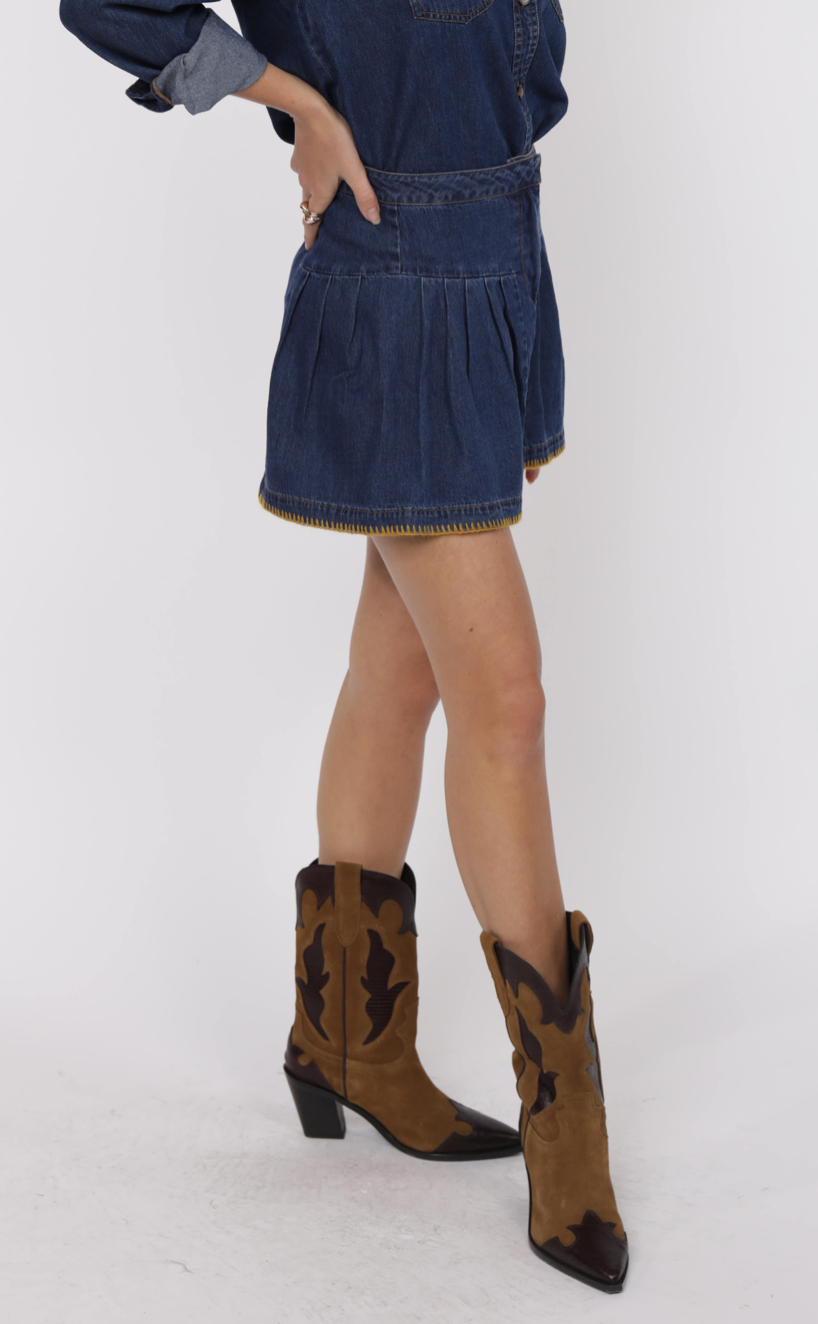 Magnolia Denim Flounce Short