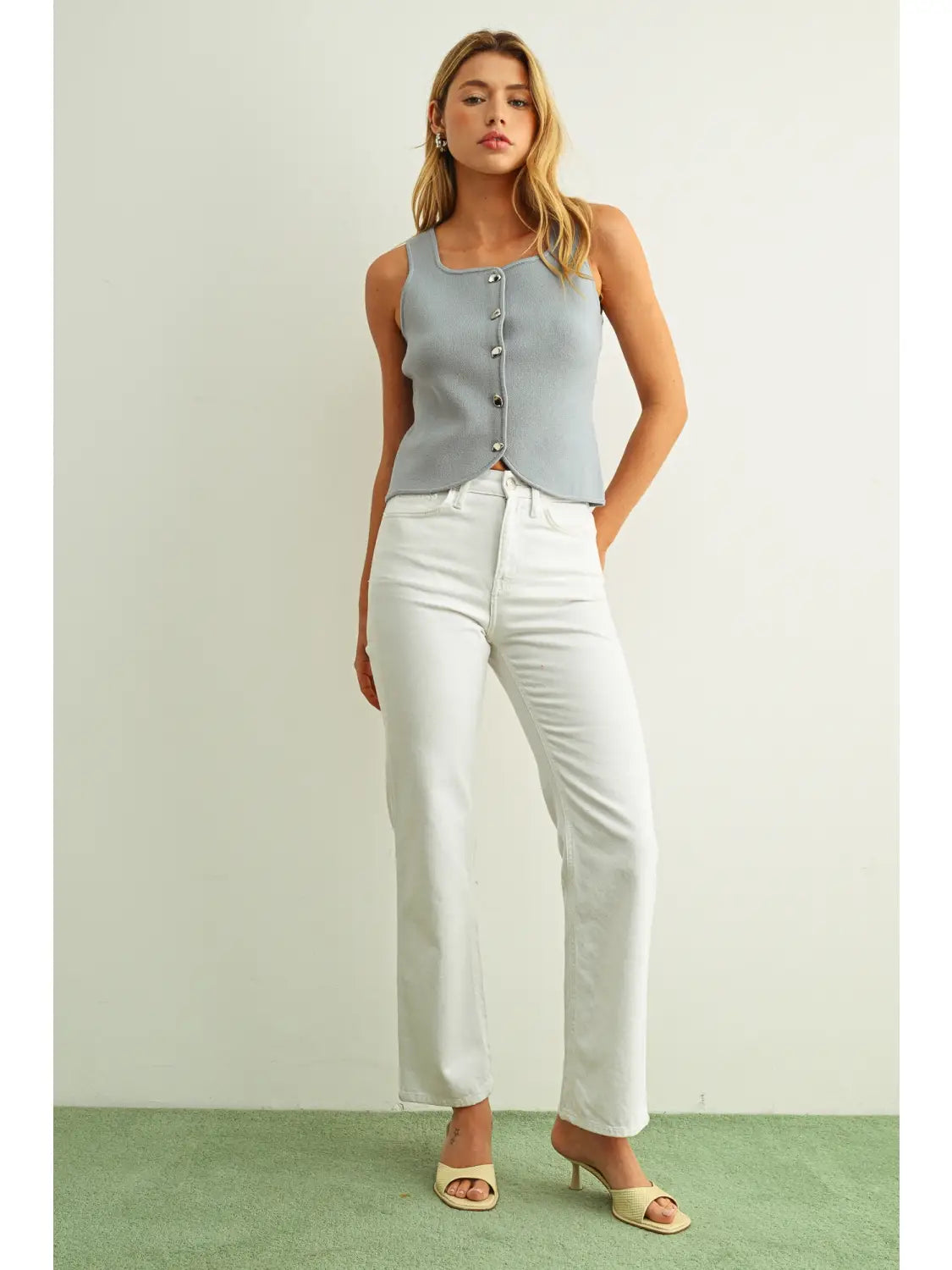 Tara Vest